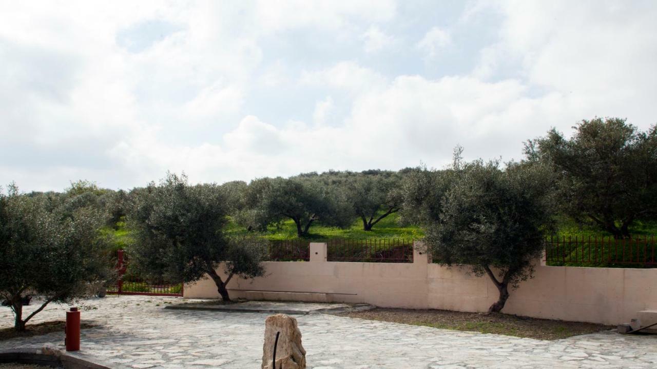 Fοivos And Athina Villas Archanes Exterior foto